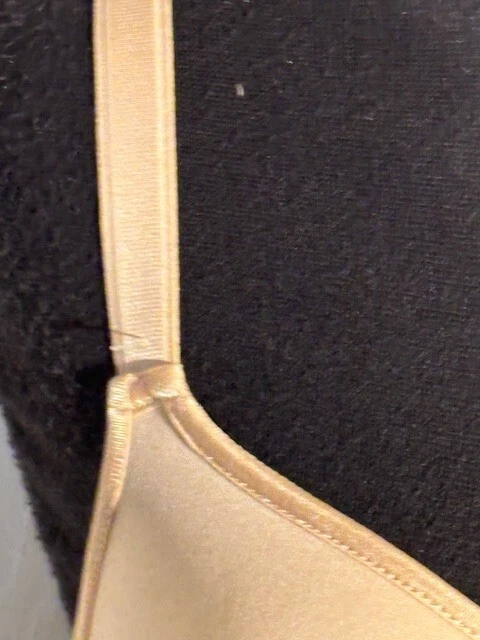 Chantelle Bra 2196 30E Smooth Invisible T-Shirt Lightly Lined Underwire EUC - Image 3 of 4