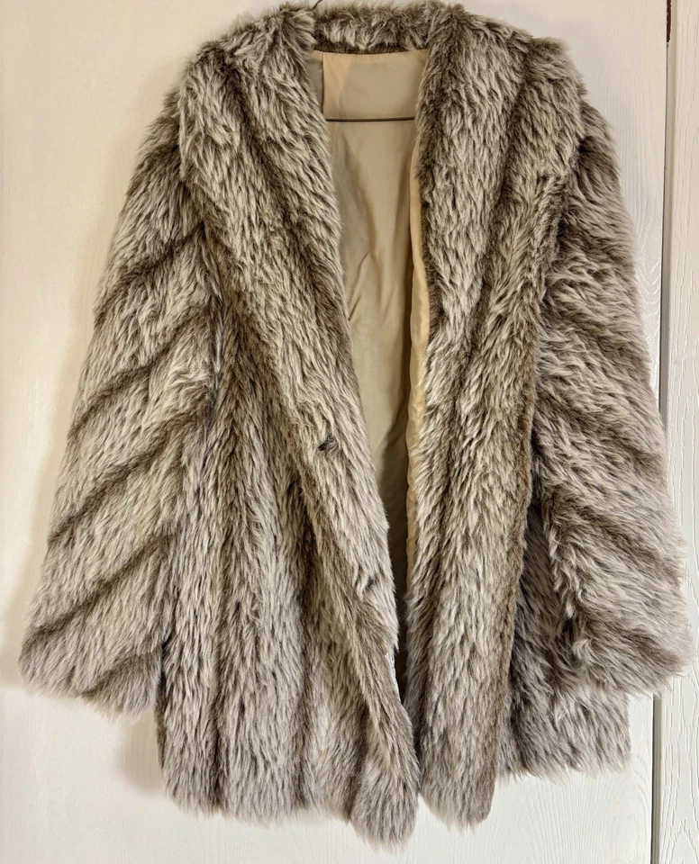 Vintage 70s Blair Faux Fur Coat Medium Long Sleeve MCM Glam Plush Shag Made USA - Image 3 of 4