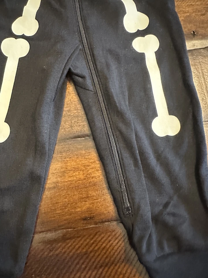 NUEVO🎃Gymboree Bebé 6-12mos ESQUELETO PIJAMAS Pijama Halloween Disfraz BRILLANTE Negro 1 pieza Foto 4 de 4
