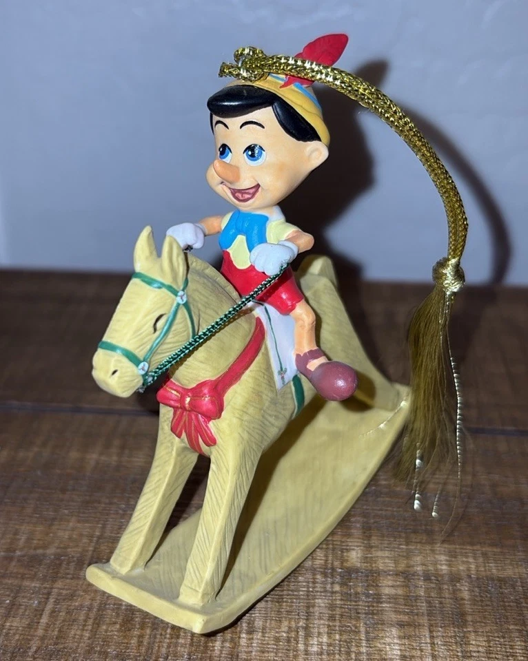 UN REGALO PARA PINOCHO Edición Presidente Ornamento Primeros Momentos Caballo Disney Foto 2 de 4