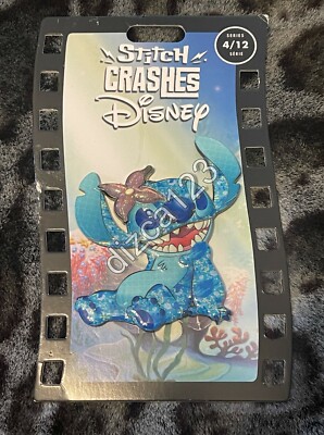 レア！Stitch CrashesDisney☆ピンバッジ全12種&ホルダー1冊 Disney Store Stitch Crashes Disney Jumbo Pins Full Set (1-12