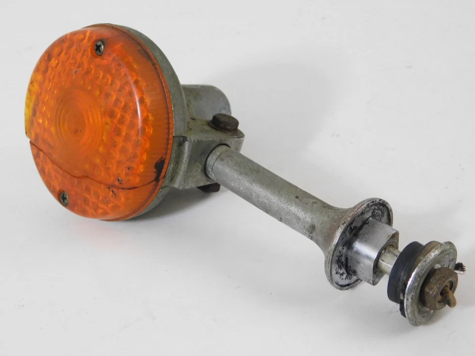 Kawasaki S2 350 1973 triple señal de giro - mal usada - solo para piezas Foto 2 de 4