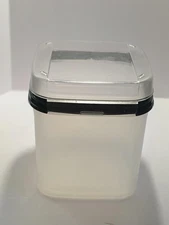 Tupperware Square Food Storage Canister 17 Cup 4 Liter Clear Lid Made in USA