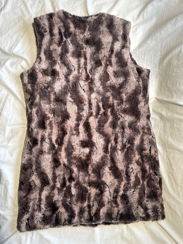 Adrienne Landau Mujer Grande Marrón Imitación Piel Chaleco Hookeye Cierre Abrigo sin Mangas Foto 2 de 4