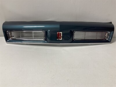USED Oldsmobile Eighty Eight 88 Royale Grille 1992 - 93 Green Gray 25600639