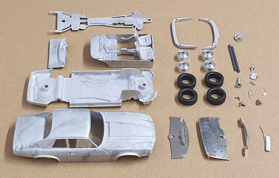 Kit Western Models escala 1/43 sin construir WP115 - 1987 Jaguar XJS V12 Foto 2 de 4