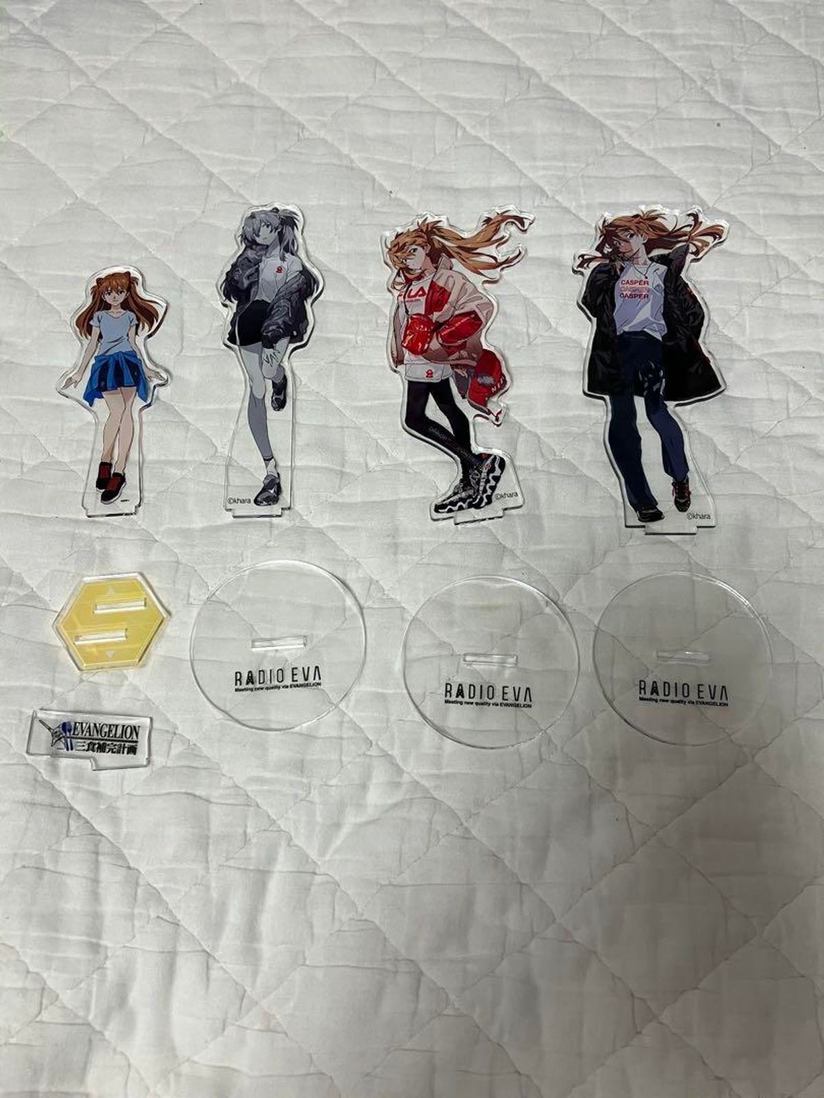 Figure Lot Of 4 Radio Eva