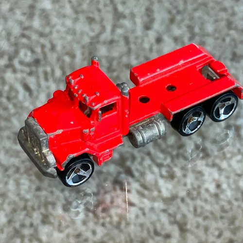 Vintage Hot Wheels 1979 Peterbuilt Red Colored Truck Mack Towing Trailer 1:64