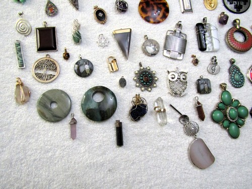 Large Lot of 80+ Pendants - Picture 5 of 24