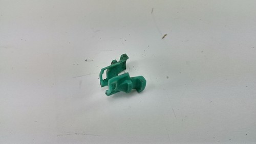 05 06 07 08 GSXR 600 / 750 / 1000  FUEL PUMP HOSE CLIP - THROTTLE BODY CLIP