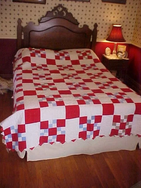 QUILT HAND MADE CIRCA 1930s, NINE PATCH, LOTSA RED - Image 2 of 4