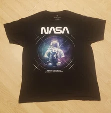 NASA Hyper Space Men's T-Shirt Size L Astronaut Moon Explorer Logo 
