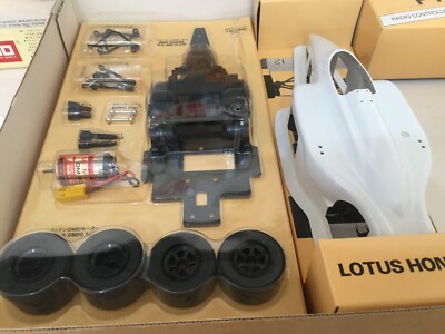 OLD! Very! very Rare Kyosho LOTUS HONDA 99T 1/18 RC F1 Racer from