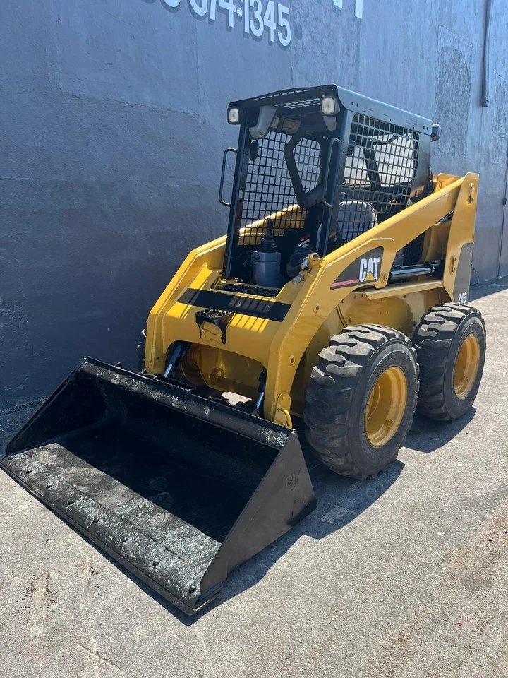 Minicargadora Caterpillar 246 2002 Foto 4 de 4