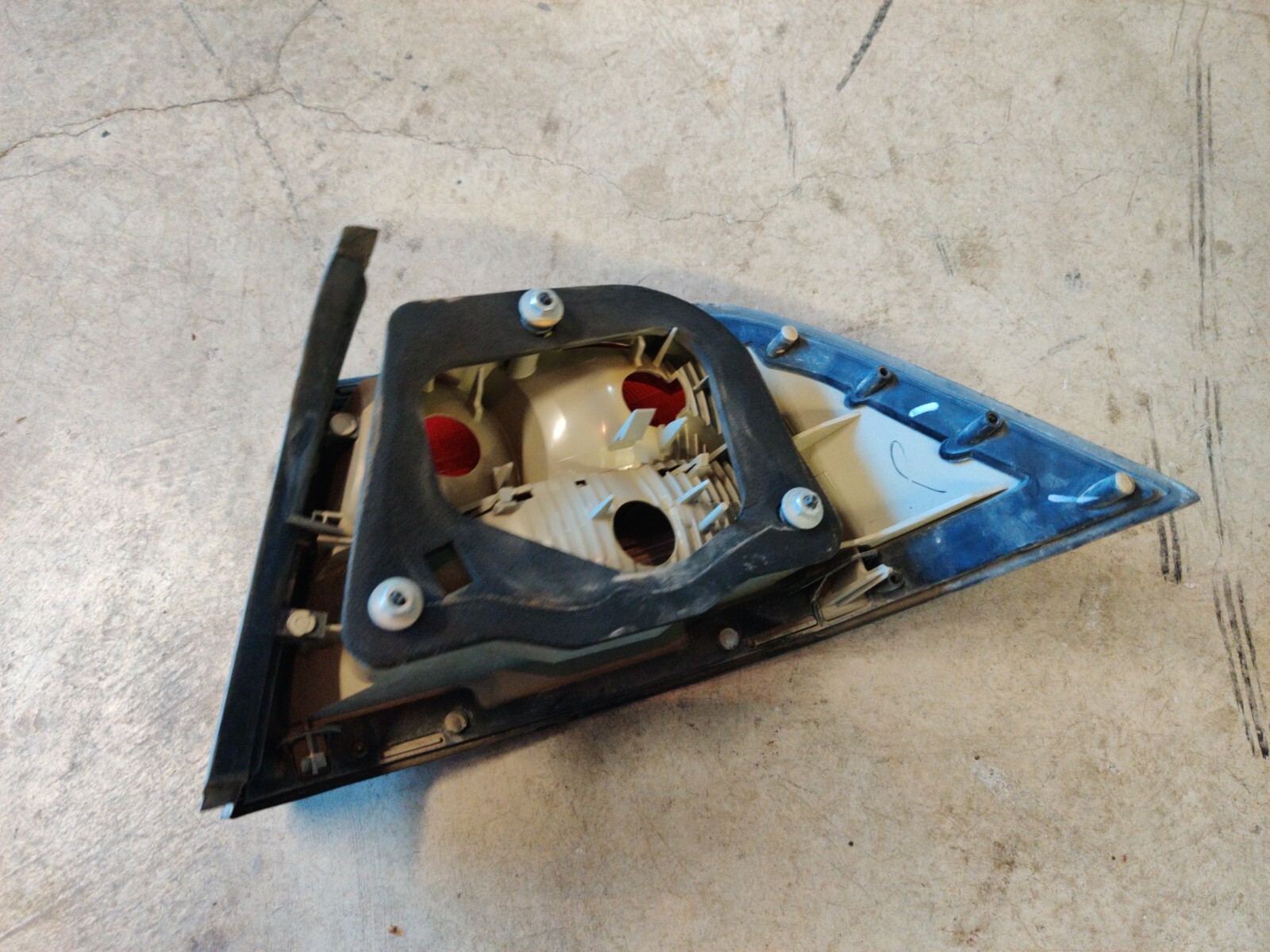 03 04 05 06 07 Saab 93 Driver Left LH Side Tail Light Assembly