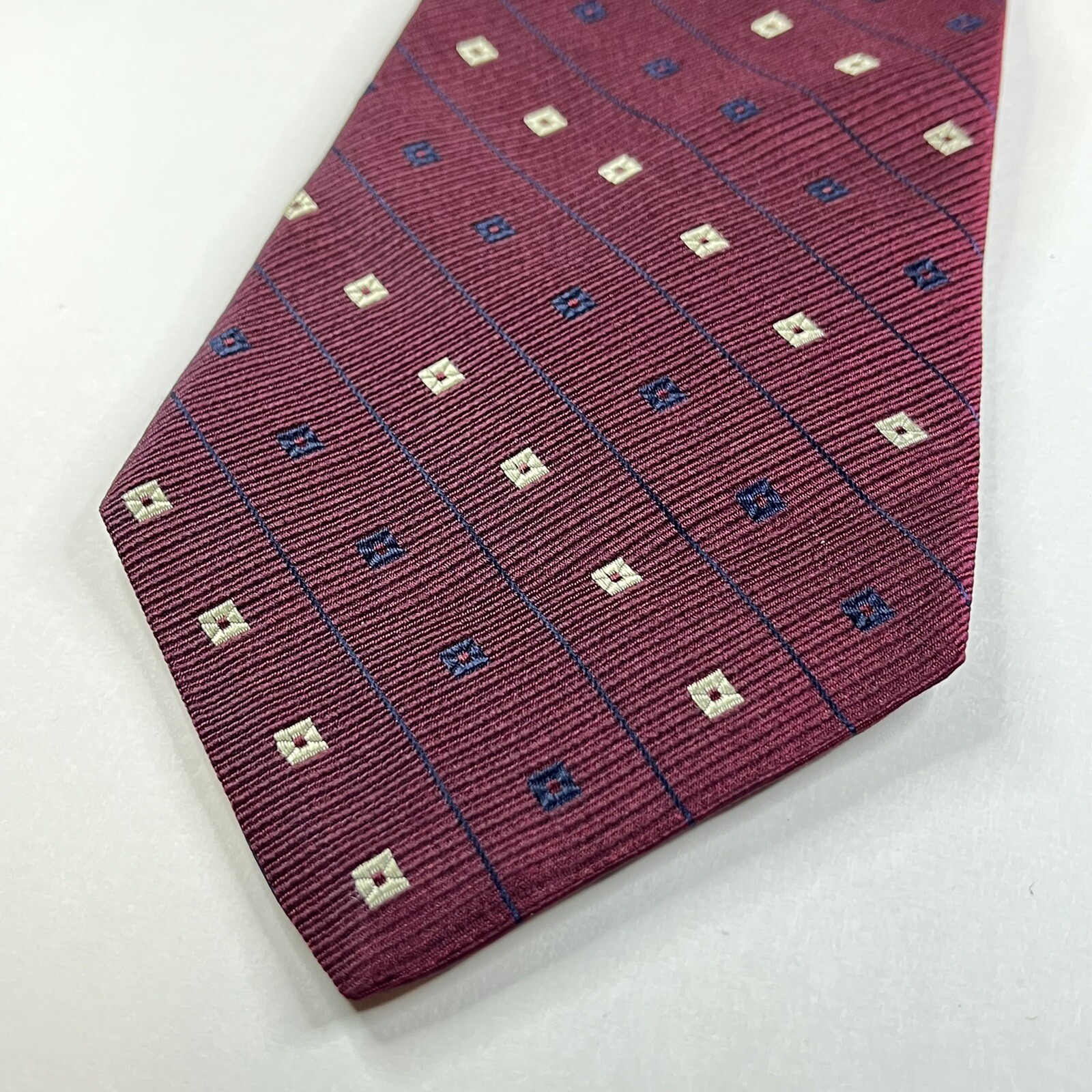 Tommy Hilfiger Mens Silk Tie Burgundy Diamond Striped 57x4 Inches