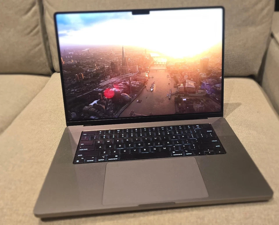 2023 Apple MacBook Pro M2 Max 16" 12-Core CPU 30-Core GPU 2TB SSD 64GB Ram Grau