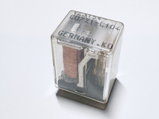 V23154-C0721-C104 Siemens Plug-in Cradle Relay 24VDC DPDT 2A 125VAC/150VDC 8-Pin