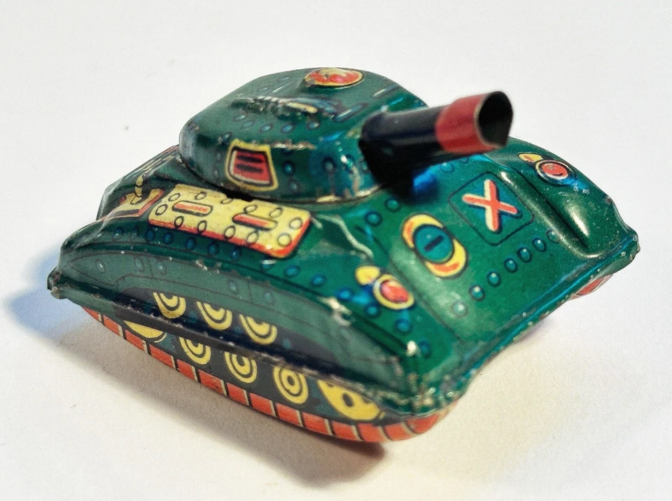 4 Vintage Japan pressed tin litho mini tanks 2.5 Inch - Image 4 of 4