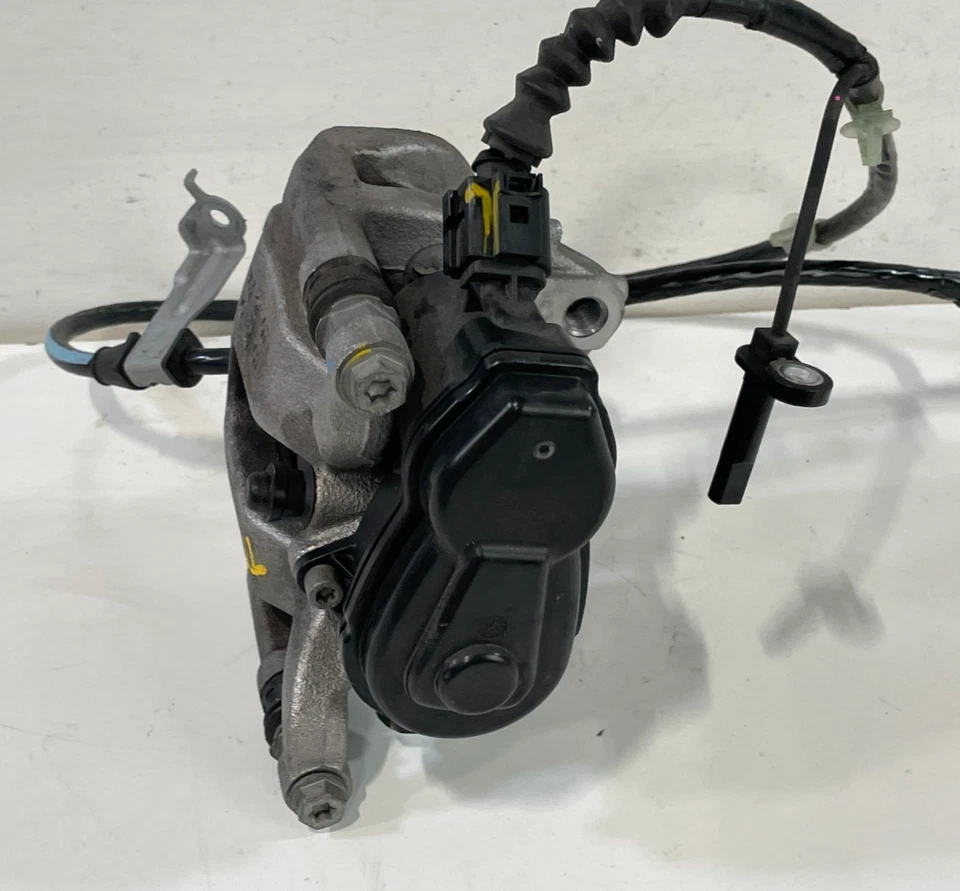 PINZA DE FRENO DE DISCO TRASERA IZQUIERDA HONDA HR-V 23-25 CON SENSOR ABS # 101714 Foto 4 de 4