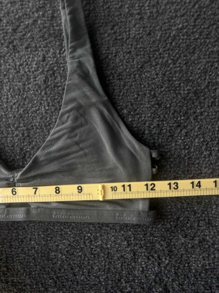 Sujetador deportivo Lululemon Free to Be Wild verde talla 2 Foto 2 de 4