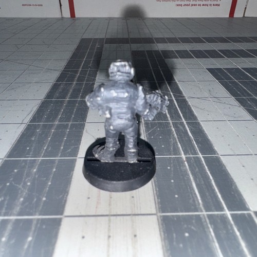 40k Guardia Imperiale Metallo Mini Rogue Trader Pirate Collection P-24 Power Fist - Foto 2 di 4