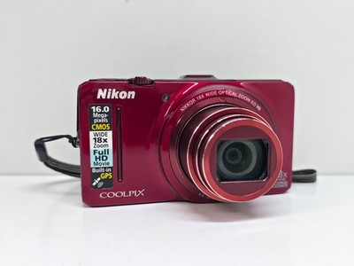 Nikon Coolpix S9300 Kompakt Digitalkamera, rot, TEILDEFEKT! Lesen BLITZBEREIT 