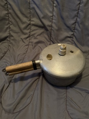 #ad National Presto Pressure Cooker 4 Qt Wood Handles W Jiggler No Seal Mod#40 $39.99