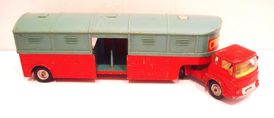 Corgi Major Toys No. 1130 Articulated Chipperfield’s Circus Horse Box - Image 3 of 4