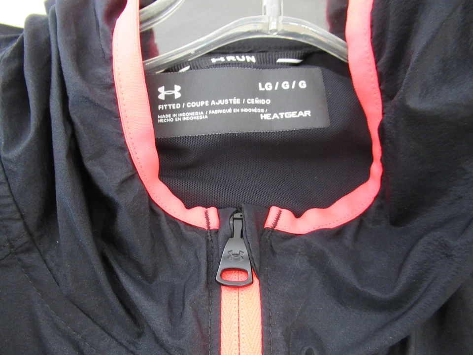 Chaqueta cortavientos Under Armour Heat Gear para mujer grande negra empacable para correr Foto 3 de 4