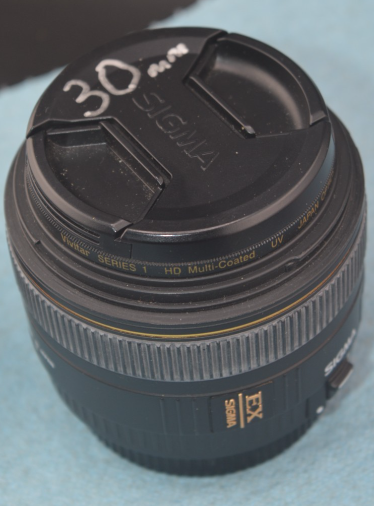 Ex Sigma 30MM 1:1.4 DC HSM Excellent condition, No fungus with