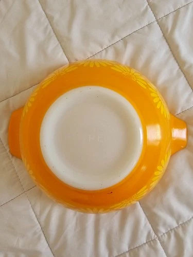 Vintage Pyrex Sunflower Cinderella Bowl 442