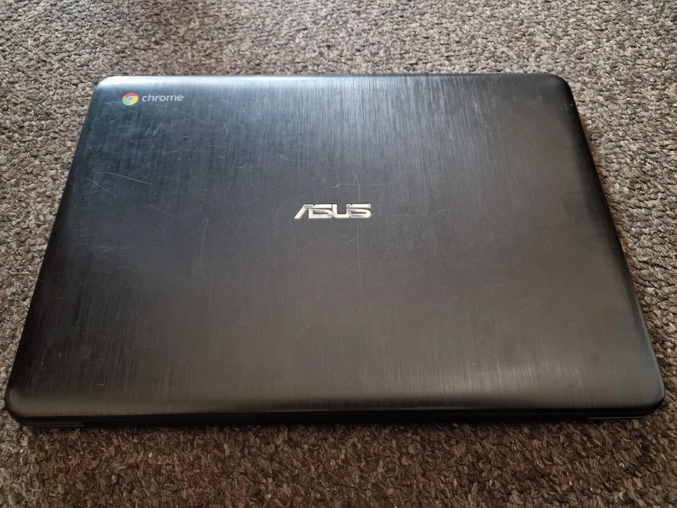 Asus Chromebook C300M, 4Gb Ram, 32GB Emmc - Image 2 of 4