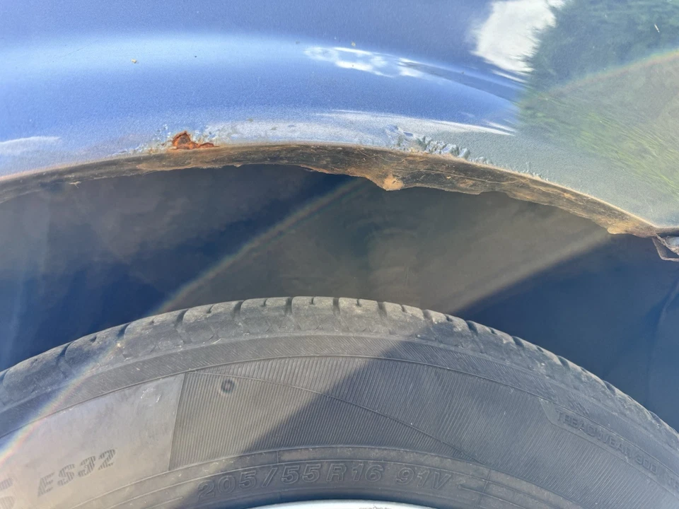 2001 BMW E46 325i SE Saloon MOT Failure Needs All The Welding Spares Or Repair - Image 3 of 4