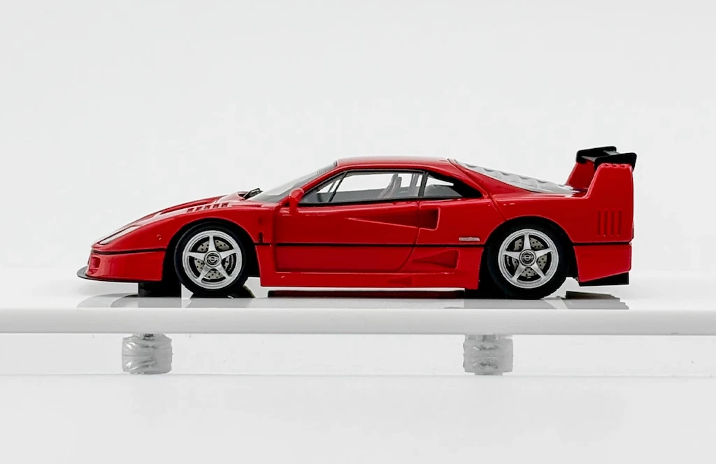 DMH 1:64 Scale Red 1995 F40 GTE Super Racing Sports Diecast Resin
