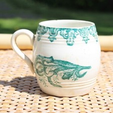 Ancienne tasse à café / mini chope en faïence de Saint-Amand modèle Iris