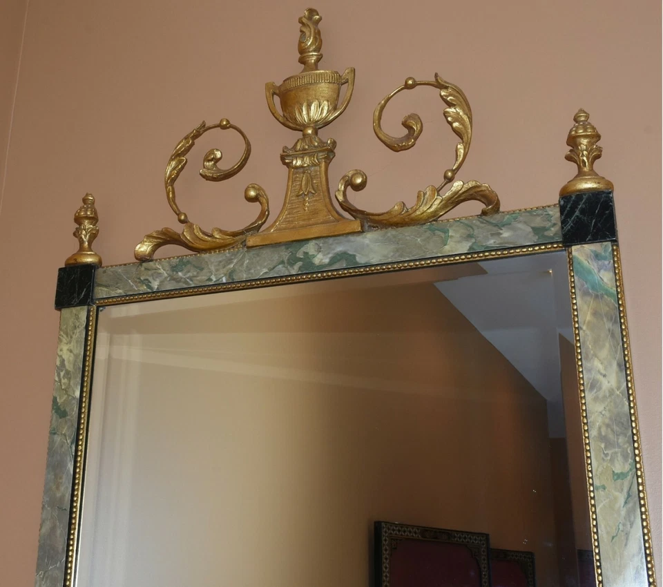 Friedman Bros. Contemp镀金和人造大理石装饰带骨灰盒尖顶和卷轴顶峰 — 第 4/4 张图片