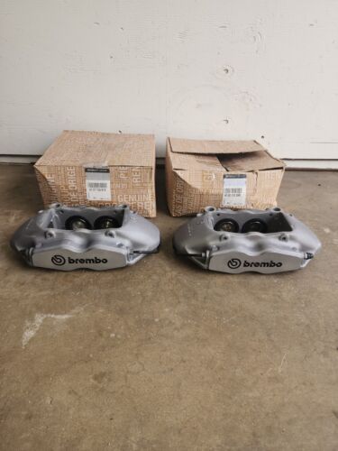 Genuine Brembo Renault Megane 3 III RS Front Right Left Calipers  - Picture 1 of 7