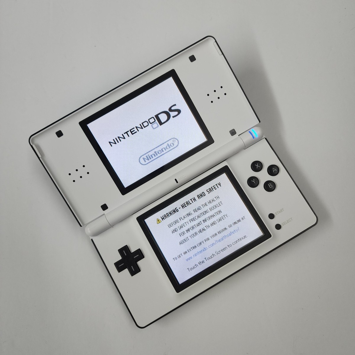 Nintendo Switch NINTENDO DS Lite The Nintendo DS Lite almost had this popular Switch feature