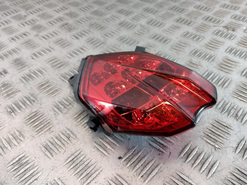 2021 TRIUMPH STREET TRIPLE 765 REAR LIGHT - Image 2 of 4