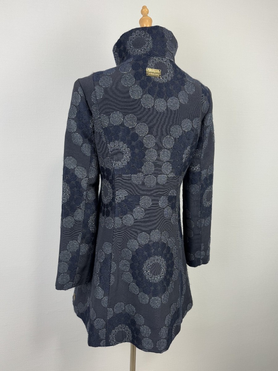 Deaigual] ネイビーのジャケット Embroidered denim jacket