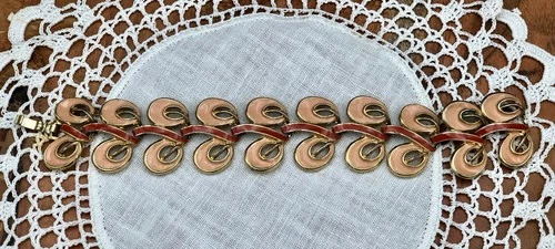 CORO Vintage Jewelry Upscale Costume Bracelet Tangerine Peach Gold Tone