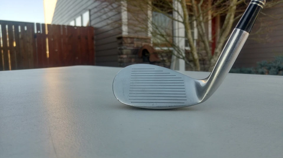 Hombre Derecha Ram Staff Níquel Troón 55° Cuña de Arena Níquel Acero Inoxidable Ram X Grip Foto 3 de 4