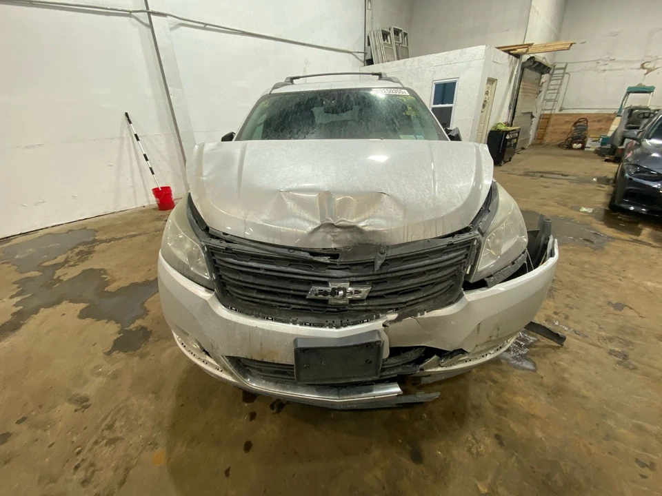 Alternador usado compatible con: Chevrolet Traverse ID 23105717 2014 grado A Foto 2 de 4