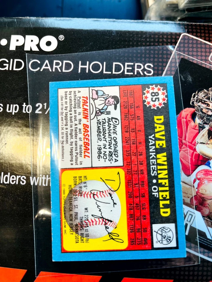 1988 TOPPS MINI RARE CARD DAVE WINFIELD # 85 BASEBALL CARD 818 - Image 2 of 2