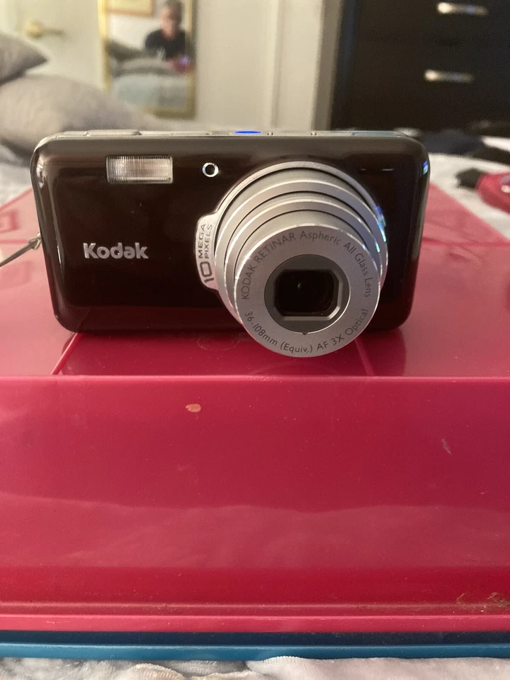 Kodak Easy Share V1003-NEGRO-10 MP-Cámara digital-Tarjeta SD y cargador-Probado Excelente Foto 2 de 4