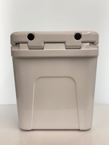 YETI Coolers Cooler Box Used - Picture 4 of 7
