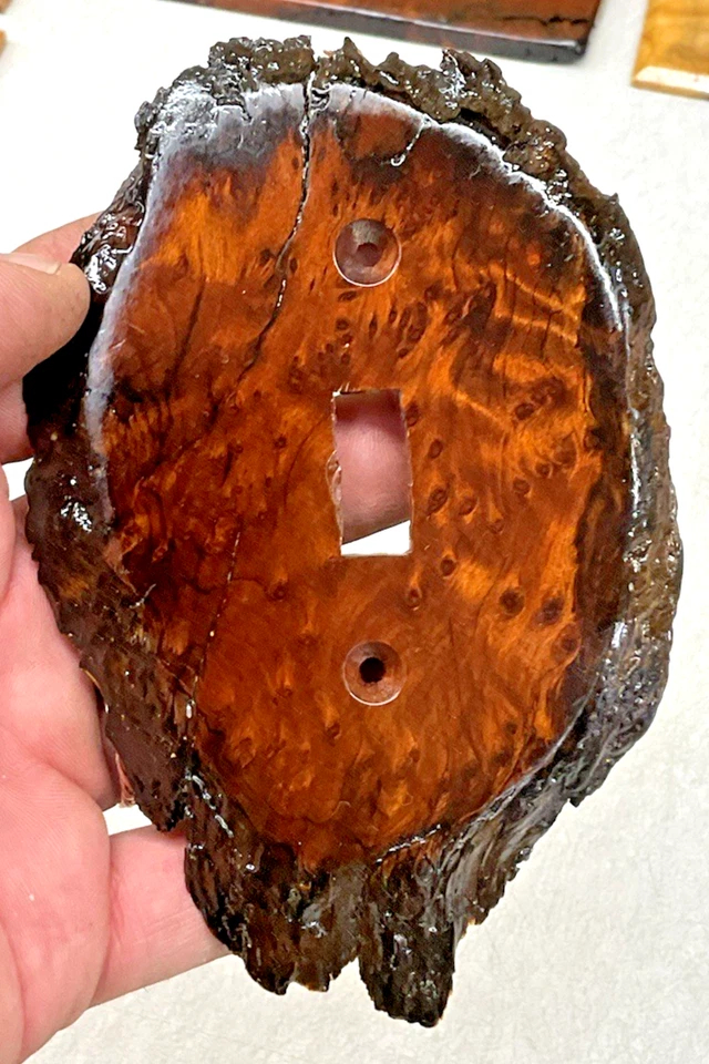 Precioso! Cubierta de placa de interruptor de palanca eléctrica de madera de burl de borde vivo vintage Q Foto 2 de 4