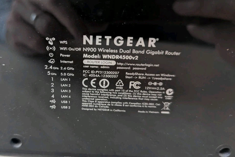 Router Gigabit Doble Banda Netgear N900 WNDR4500v2 con Soporte y Manual Foto 3 de 4