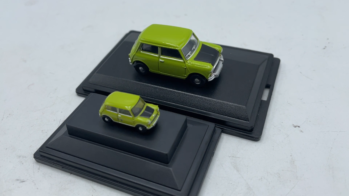 ミニカー Mr. Bean Mini Cooper 1:50 Mr.Bean's Authentic car- 1:50 scale Mini cooper car and